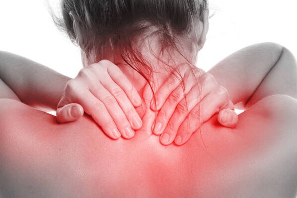 symptômes de douleur au cou de l'ostéochondrose